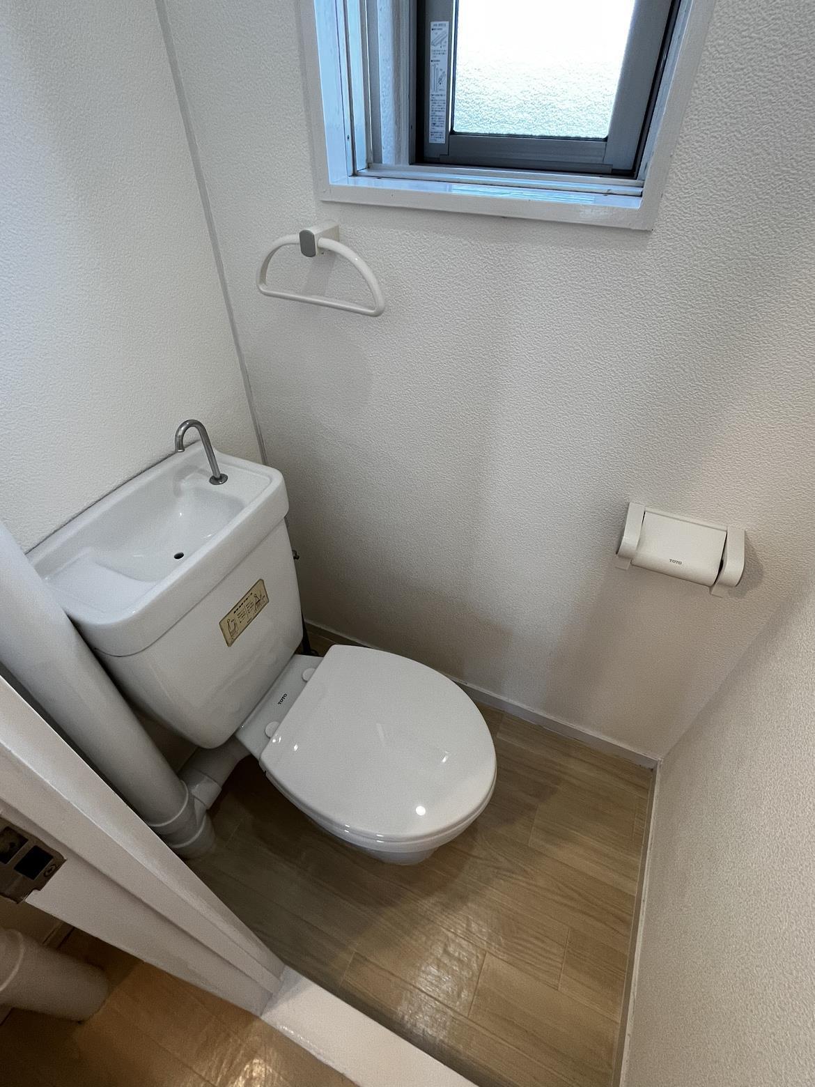 スカイコート松岡のトイレ写真
