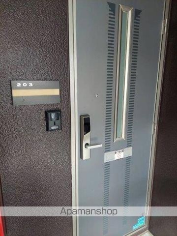 青い森鉄道 八戸駅 バス乗車時間：15分 最寄りバス停で下車 徒歩2分 2階建 築29年の内装写真