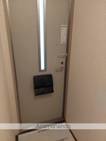 青い森鉄道 八戸駅 バス乗車時間：15分 最寄りバス停で下車 徒歩2分 2階建 築29年の玄関写真