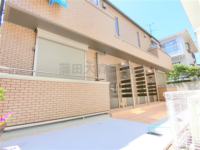 建物外観　2018年3月築　軽量鉄骨造地上2階建て総戸数4戸 東京都大