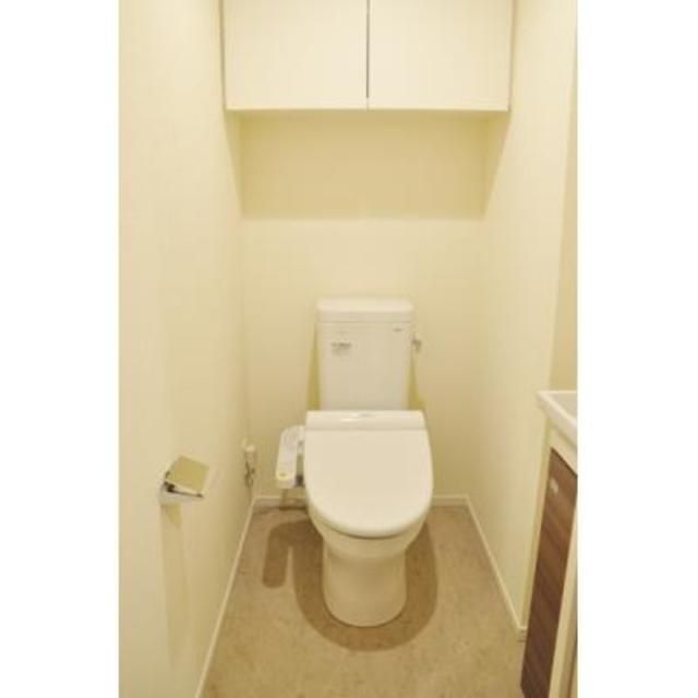 トイレ　※写真は同タイプ住戸です。