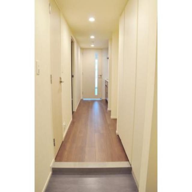 玄関　※写真は同タイプ住戸です。