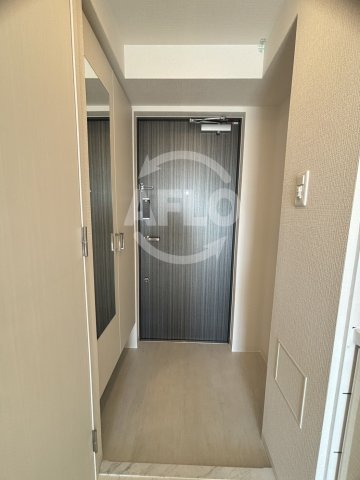玄関　エスリード弁天町ルシェンテ　玄関