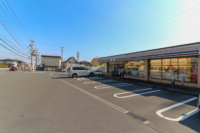 コンビニ　セブンイレブン富士宮三園平店（コンビニ）まで388m