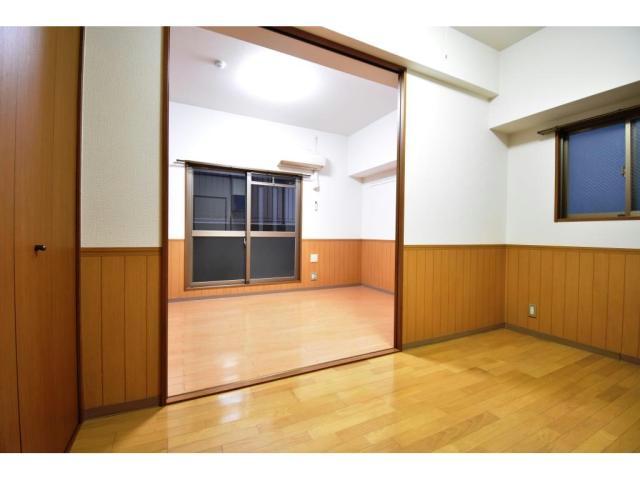 地下鉄御堂筋線 心斎橋駅 徒歩5分 10階建 築21年の居間写真