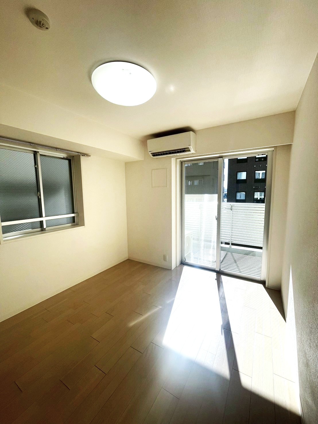 AZEST URAYASU Staの居間写真