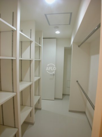 地下鉄御堂筋線 淀屋橋駅 徒歩7分 10階建 築21年の内装写真