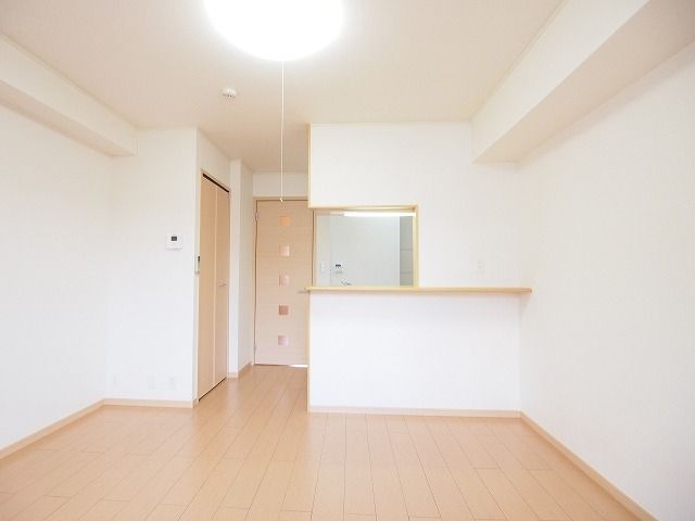 京成松戸線 滝不動駅 徒歩5分 2階建 築18年の居間写真