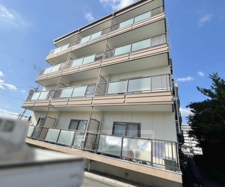 ＪＲ片町線 津田駅 徒歩2分 4階建 築29年の外観写真