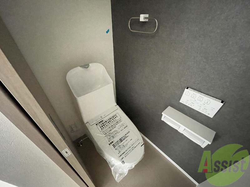 トイレ　こちらはトイレです。清潔感があり、安心して使用できます。