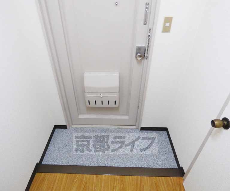 玄関　広々とした玄関です。