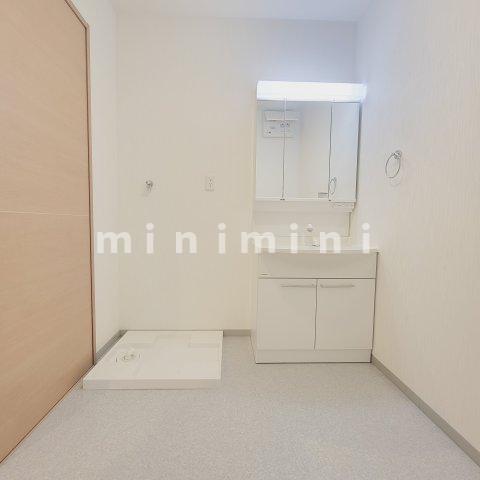 洗面設備　※写真は別号室のものですので現状優先とさせていただきます