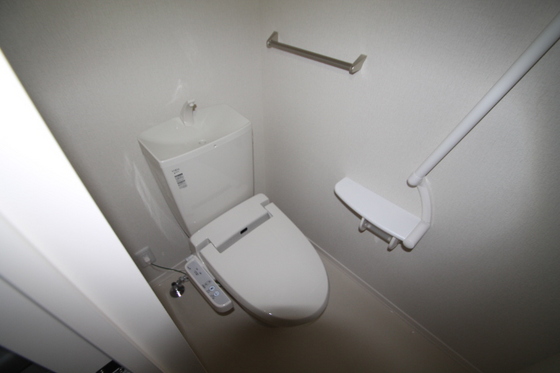 トイレ　※別部屋の写真を掲載しています。ご了承下さい。