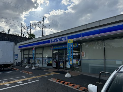 コンビニ　ローソン 淀川塚本一丁目店（コンビニ）まで394m