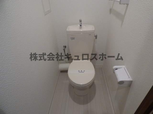 地下鉄千日前線 北巽駅 徒歩17分 3階建 築15年のトイレ写真