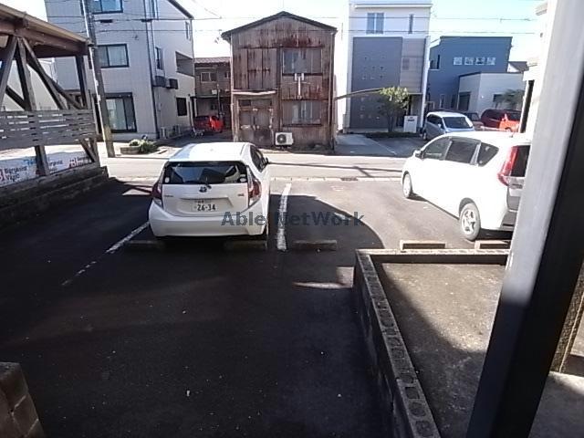 駐車場　駐車場