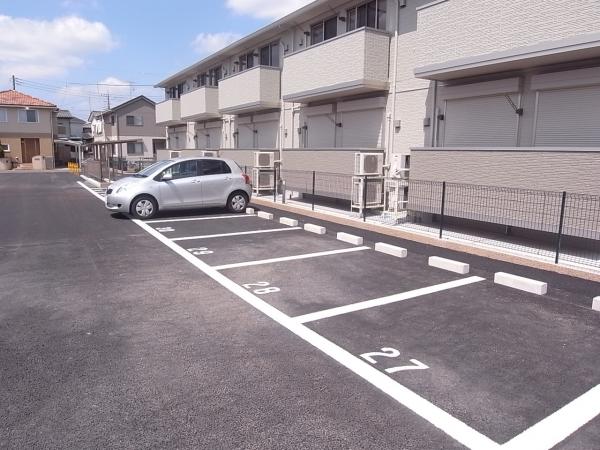 駐車場　駐車場