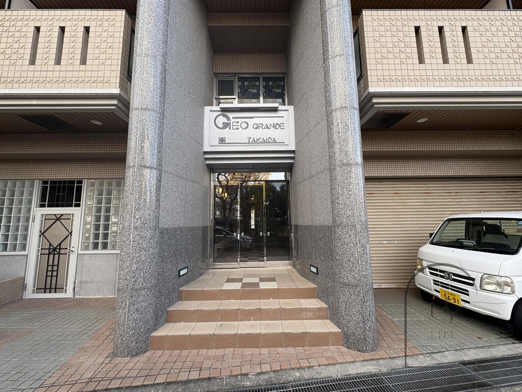ＪＲおおさか東線 高井田中央駅 徒歩1分 9階建 築32年の外観写真
