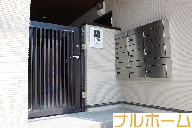 ＪＲ関西本線 加美駅 徒歩8分 3階建 築8年の外観写真