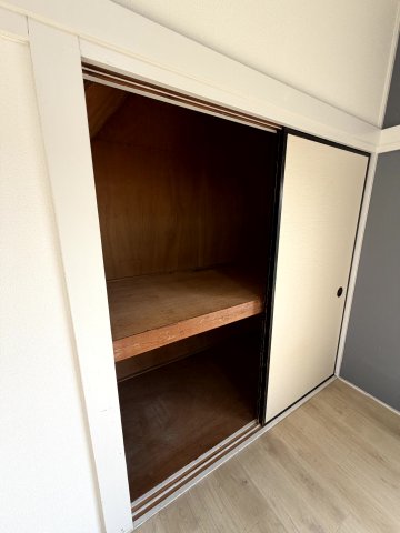 収納　1階に収納ございますので、荷物やお洋服が多い方でも安心です！