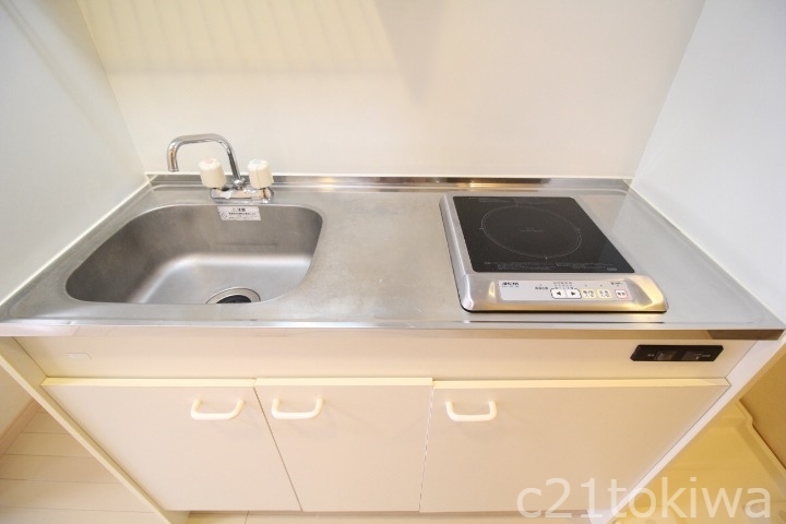 キッチン　※同建物別部屋写真です