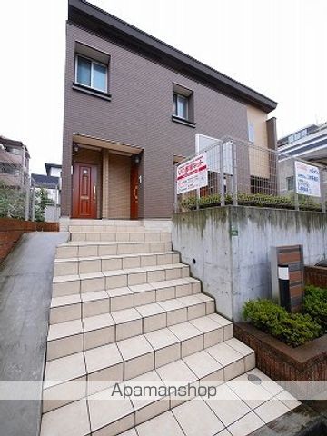 東急田園都市線 用賀駅 徒歩6分 2階建 築13年の外観写真