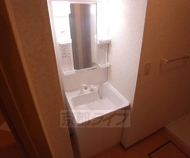 洗面設備　独立洗面台です。