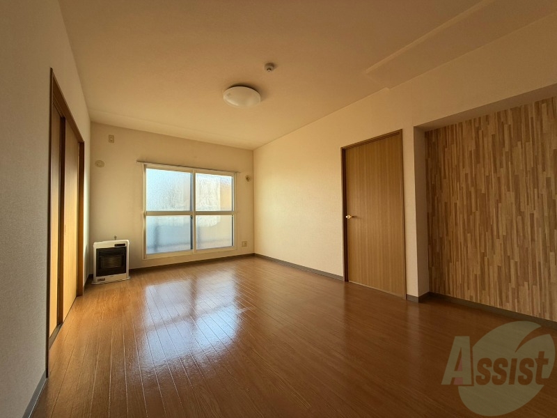 居室・リビング　広くてキレイなお部屋が広がっていて、充実した生活が送れそう。