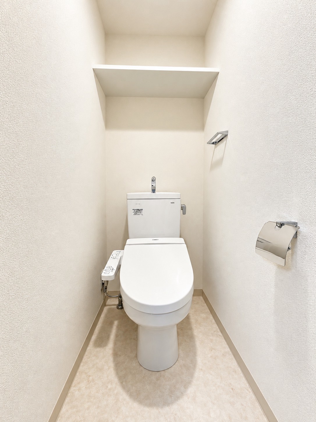 地下鉄鶴舞線 大須観音駅 徒歩5分 15階建 築8年のトイレ写真
