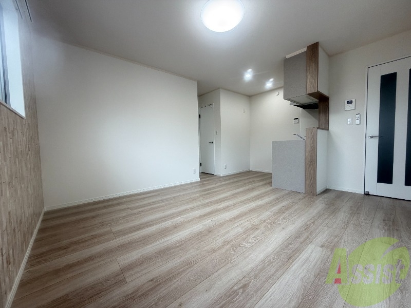 居室・リビング　こちらが生活のメインとなる１０．８帖のリビングルームです。