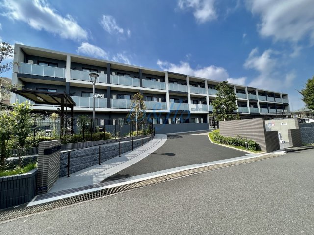 東急田園都市線 鷺沼駅 徒歩10分 築6年