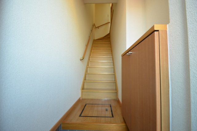 玄関　玄関から見た室内です☆