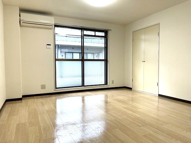 豊田コーポラスの居間写真
