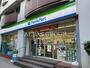 コンビニ　ファミリーマート 新宿中央公園店（コンビニ）まで288m