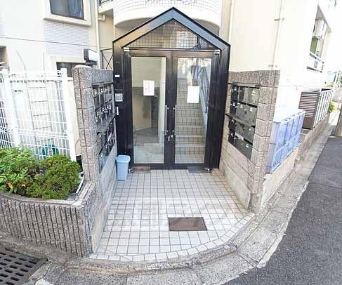 エントランス　ここから入ります