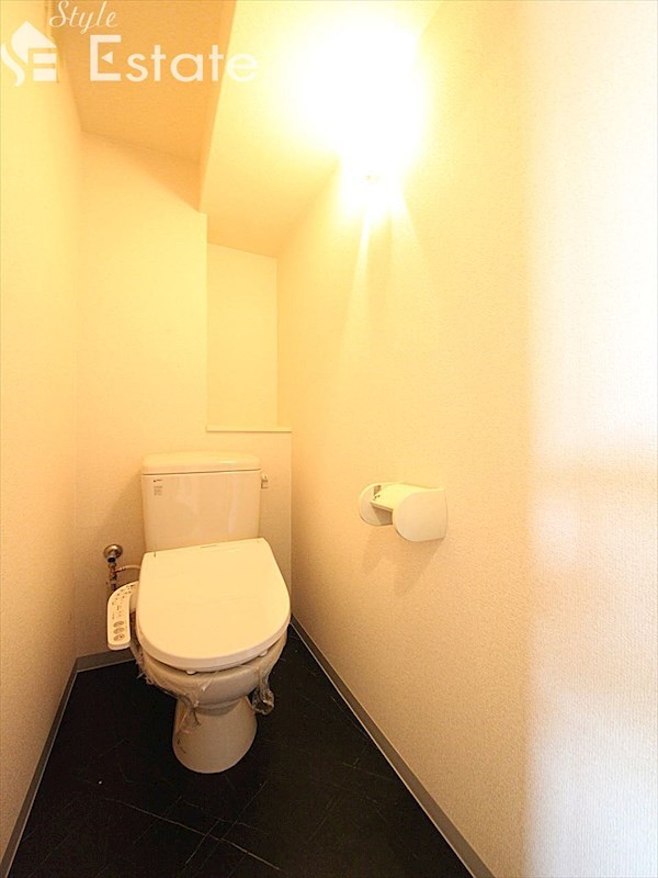 地下鉄名城線 大曽根駅 徒歩11分 9階建 築20年のトイレ写真