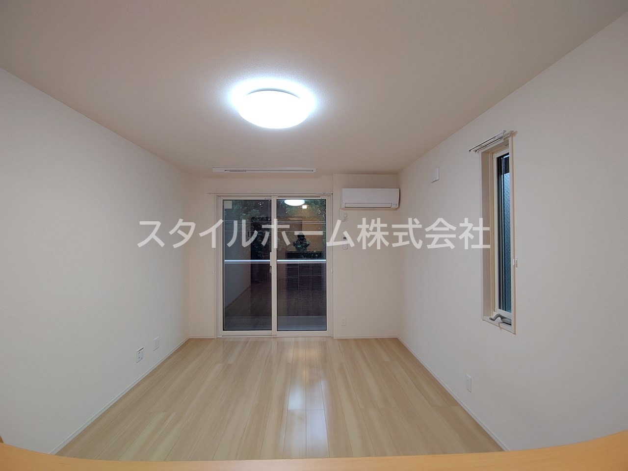 居室・リビング　別部屋写真です。