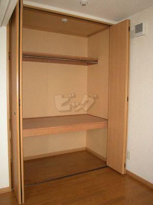収納　衣類の収納に便利なクローゼットが付いています！