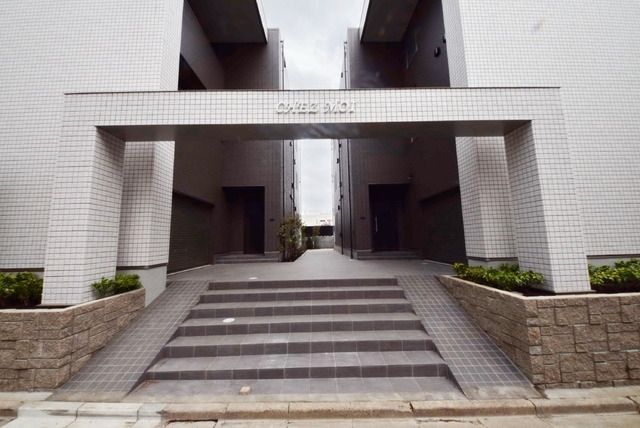 エントランス　タウンハウジングレジデンス事業部　恵比寿店・赤坂店までお問…