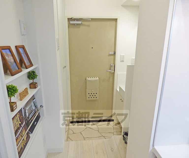 玄関　広々とした玄関です。