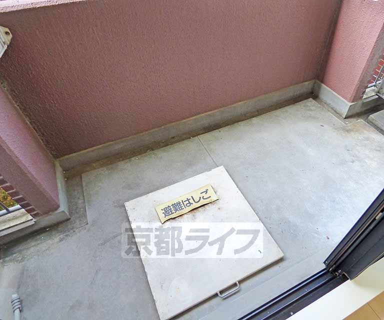 バルコニー　広々としたバルコニーです。