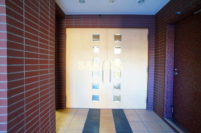 エントランス　お洒落な建物デザイン♪
