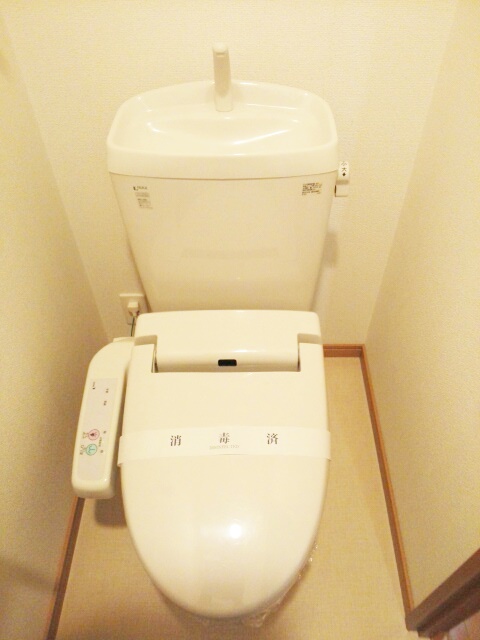 トイレ　嬉しい温水洗浄便座♪