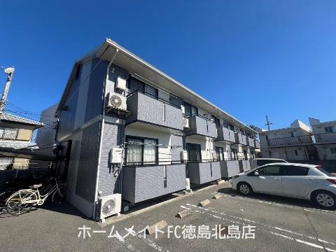 ＪＲ高徳線 徳島駅 バス乗車時間：9分 最寄りバス停で下車 徒歩8分 築30年