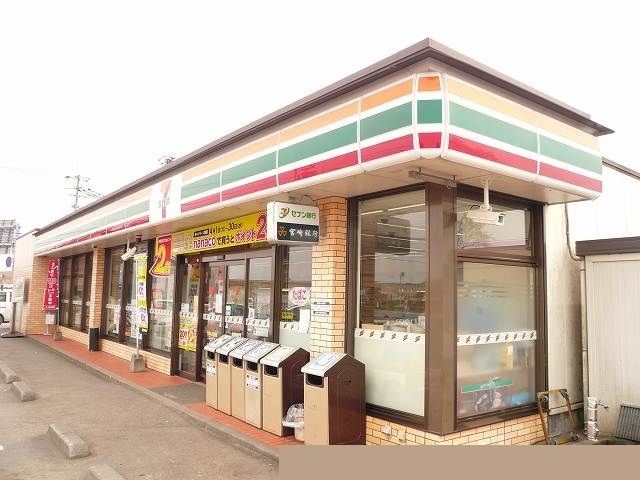 コンビニ　セブンイレブン　西都岡富店（コンビニ）まで700m