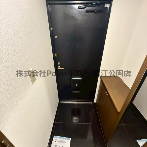地下鉄御堂筋線 心斎橋駅 徒歩10分 8階建 築36年の玄関写真