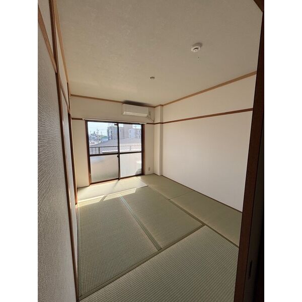 アーバンヒルズの居間写真