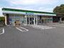 コンビニ　ファミリーマート房総のむら店（コンビニ）まで870m
