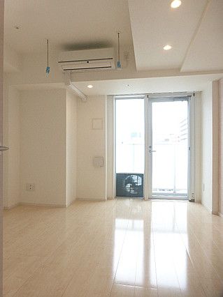 ハーモニーレジデンス浜松町の居間写真