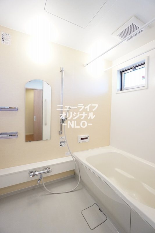 バス・シャワールーム　いつでも温かいバスタイムを楽しめる追い焚き給湯☆